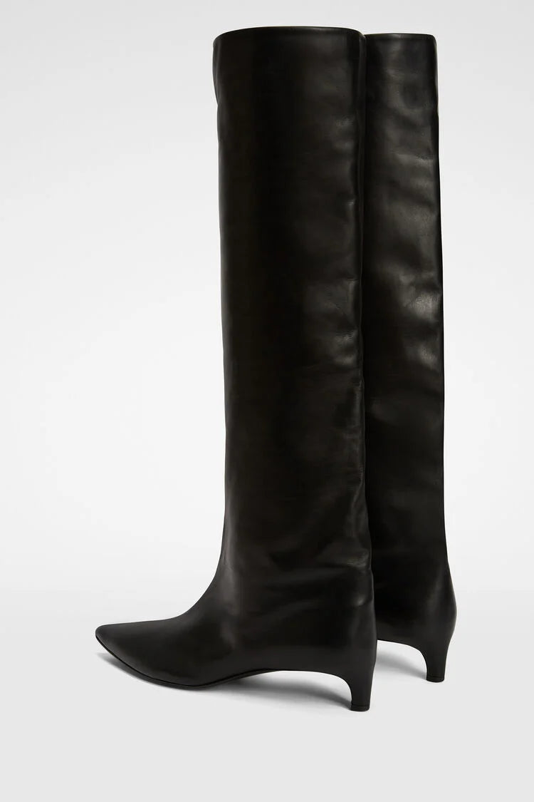 Knee Boot